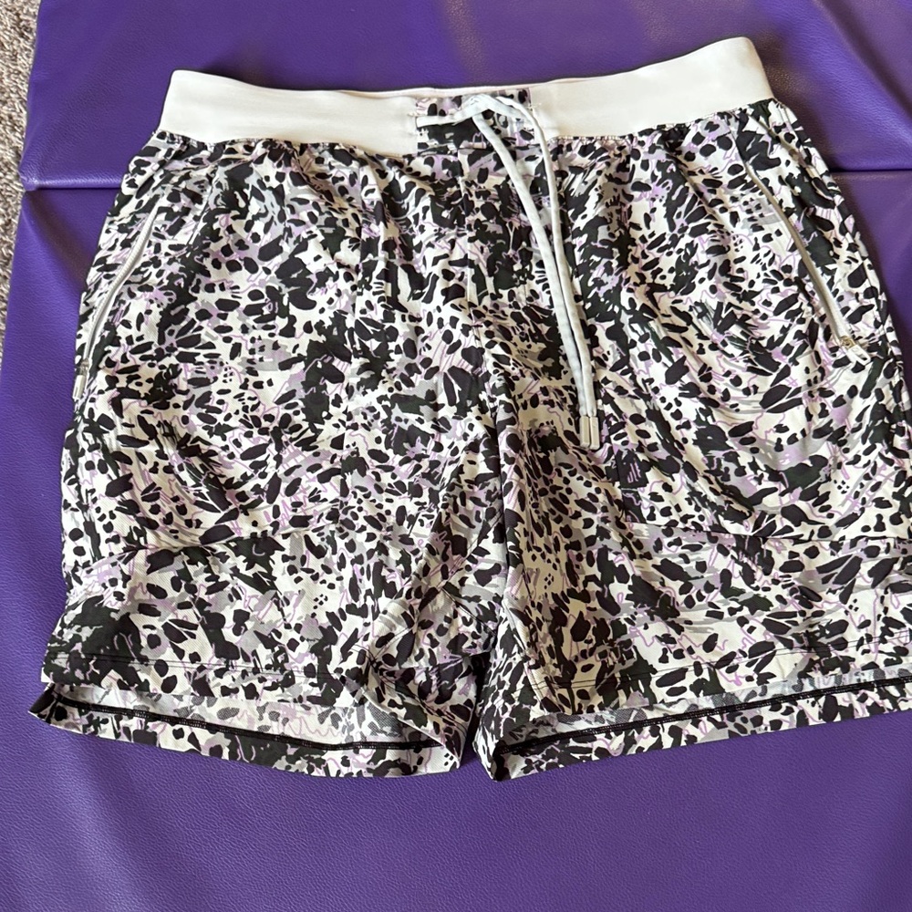 Lululemon Men’s License to Train short w/liner